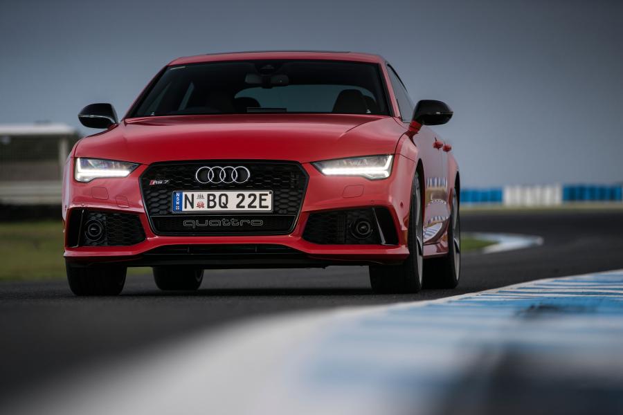  Audi RS7 Sportback 2015 года  (AU) (фото 8 из 18)